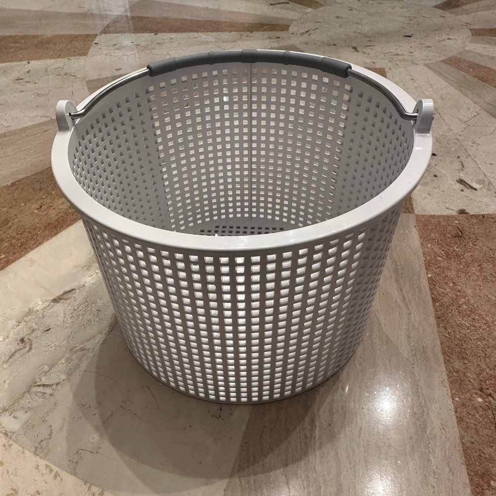 New Pool Skimmer Basket